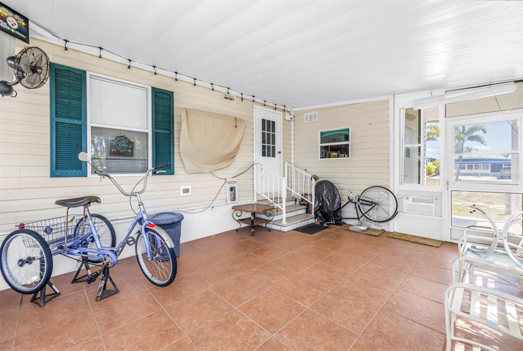 Activo con contrato: $165,000 (2 camas, 2 baños, 1024 Pies cuadrados)