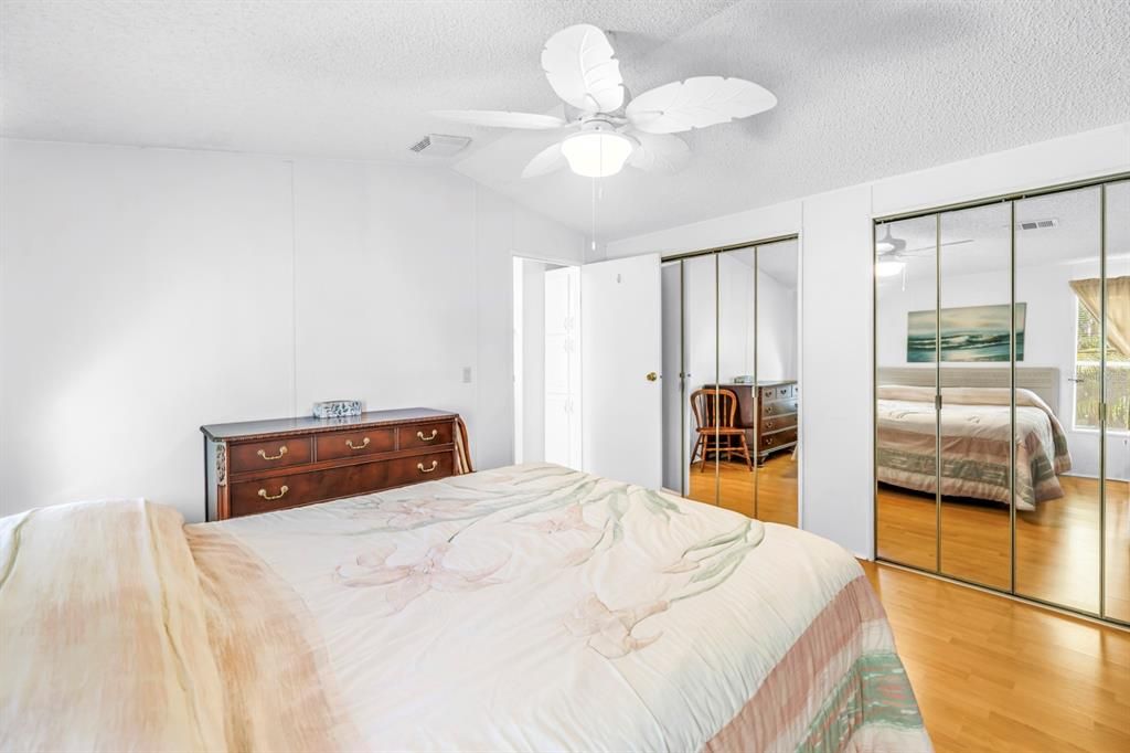 Activo con contrato: $165,000 (2 camas, 2 baños, 1024 Pies cuadrados)