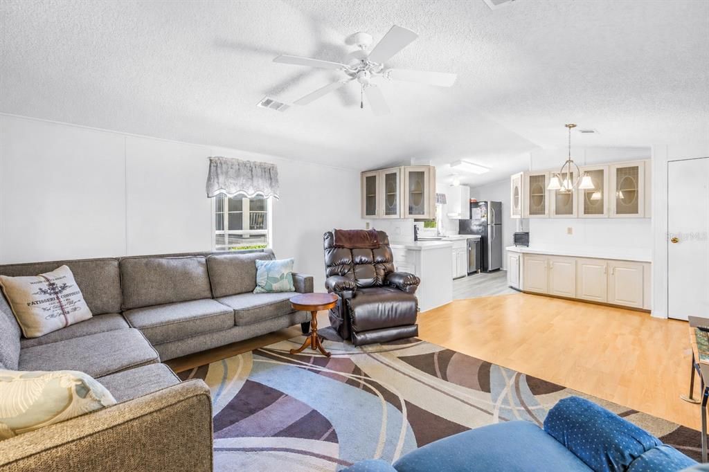 Activo con contrato: $165,000 (2 camas, 2 baños, 1024 Pies cuadrados)