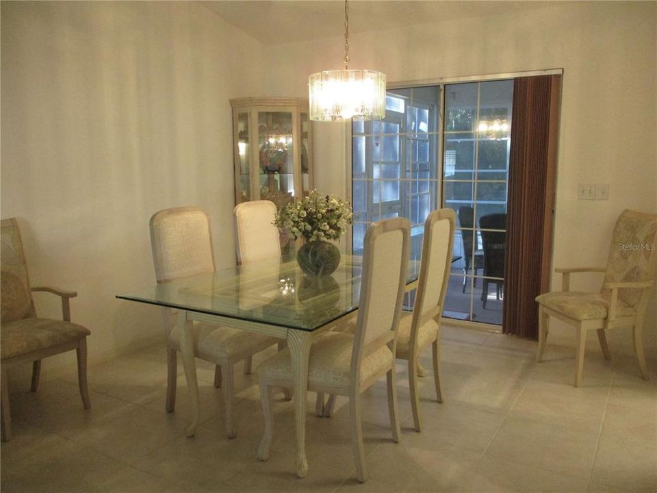 На продажу: $259,000 (3 спален, 2 ванн, 1835 Квадратных фут)