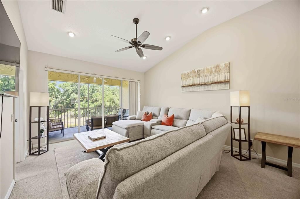 For Sale: $235,000 (2 beds, 2 baths, 1496 Square Feet)