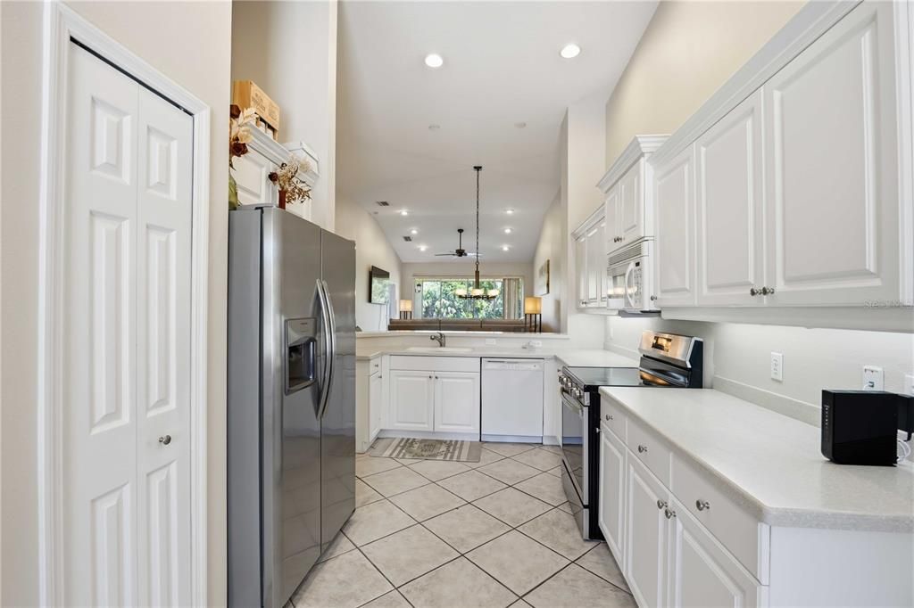 For Sale: $235,000 (2 beds, 2 baths, 1496 Square Feet)