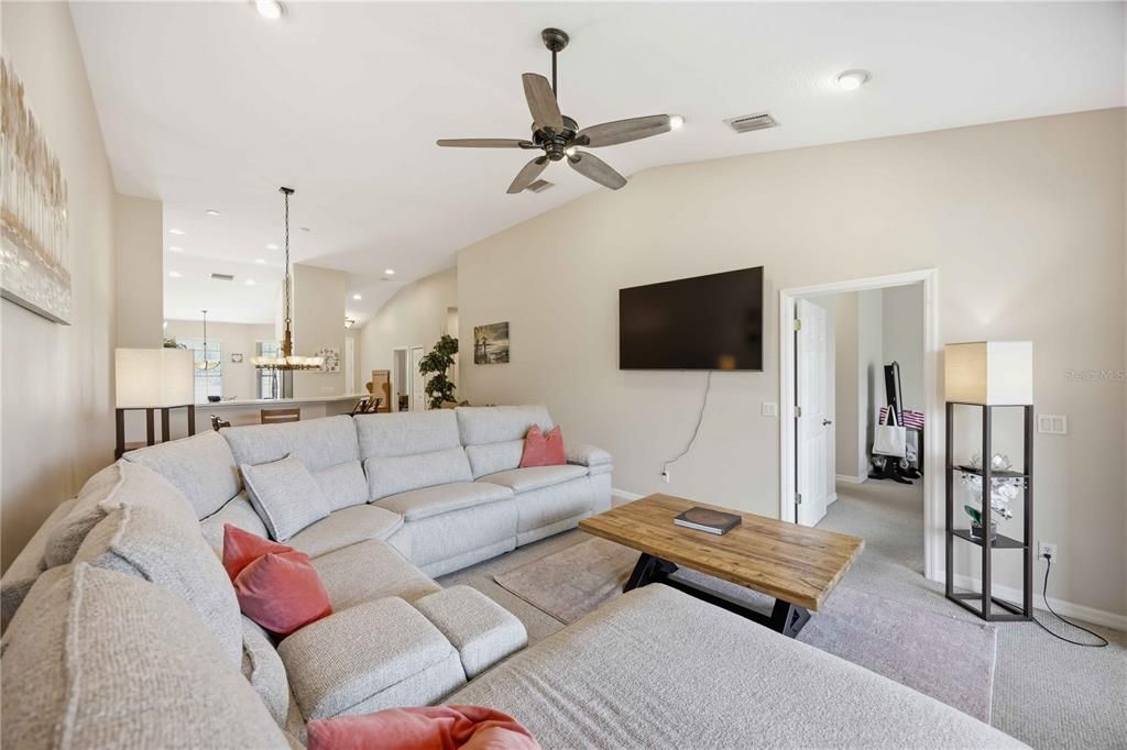 For Sale: $235,000 (2 beds, 2 baths, 1496 Square Feet)