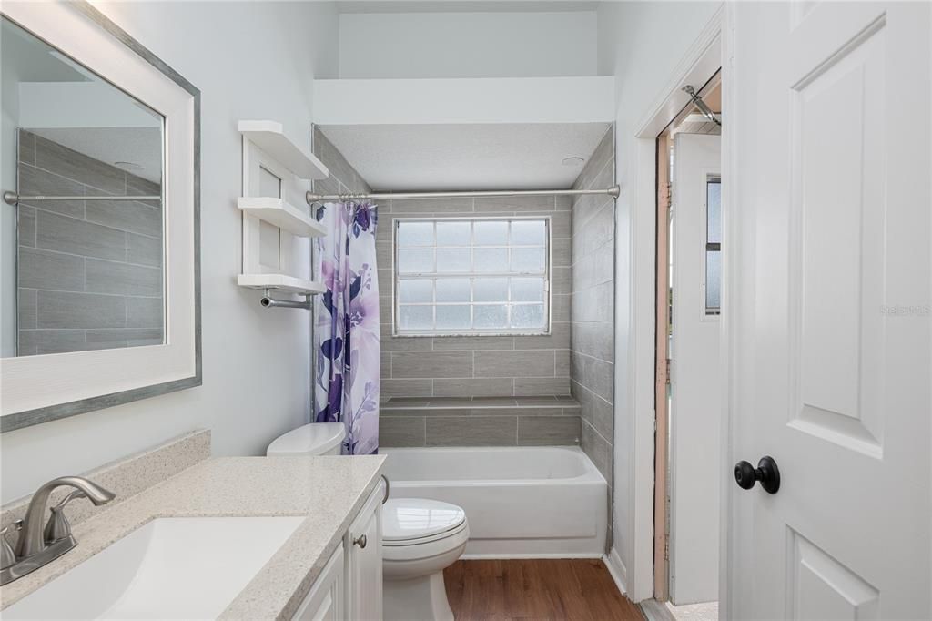 合同活跃: $619,000 (3 贝兹, 2 浴室, 2227 平方英尺)
