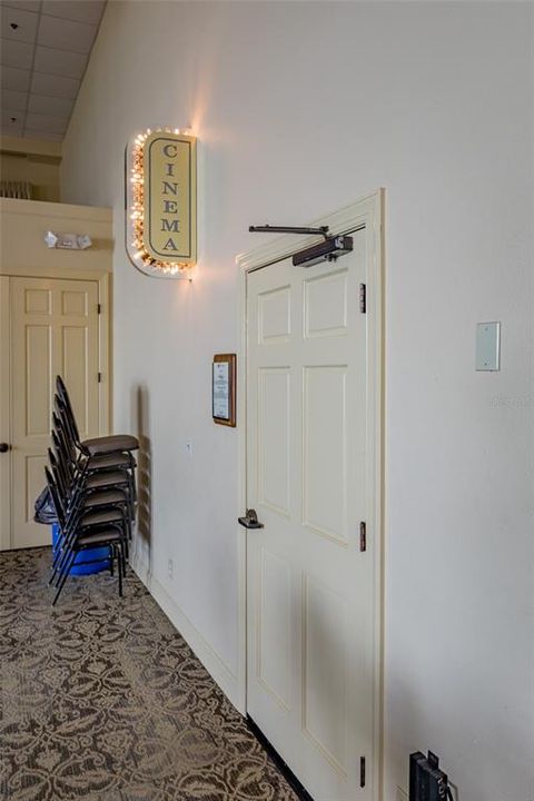 En Venta: $299,900 (3 camas, 2 baños, 1975 Pies cuadrados)