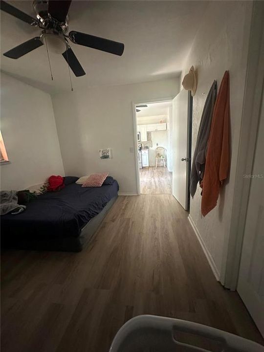 For Rent: $1,300 (2 beds, 1 baths, 889 Square Feet)