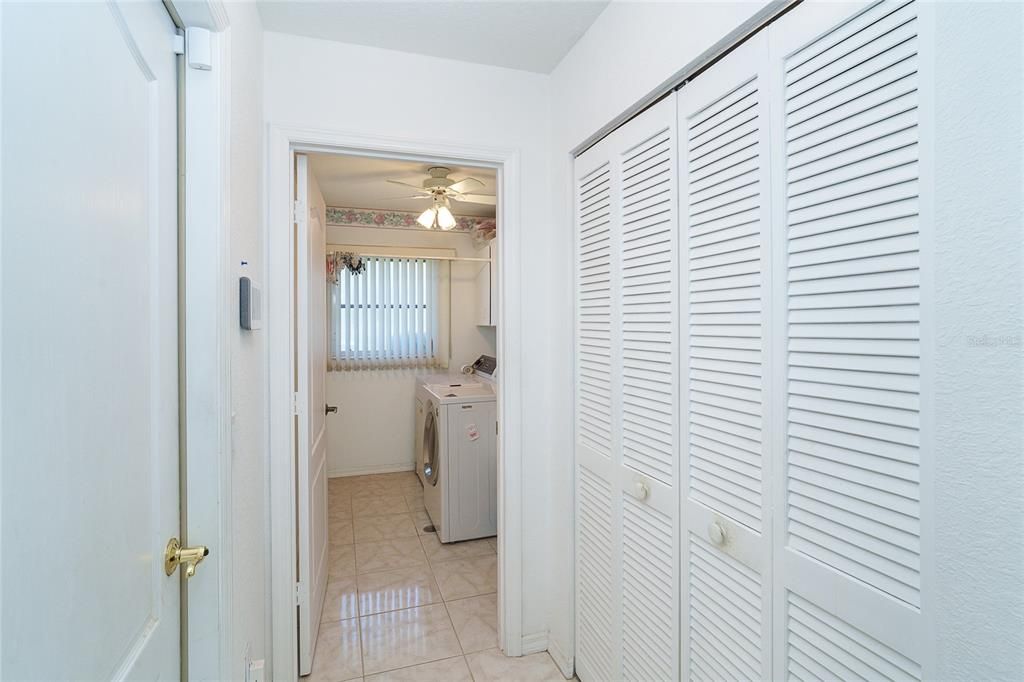 Activo con contrato: $350,000 (3 camas, 2 baños, 1816 Pies cuadrados)