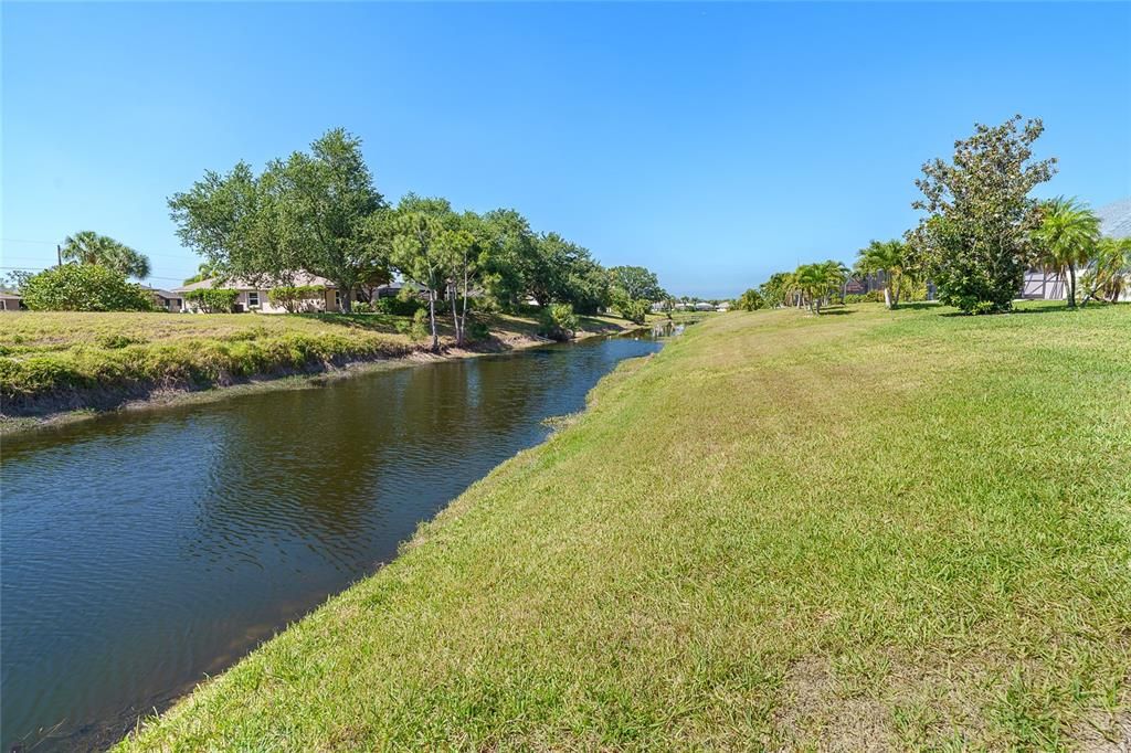 Activo con contrato: $350,000 (3 camas, 2 baños, 1816 Pies cuadrados)