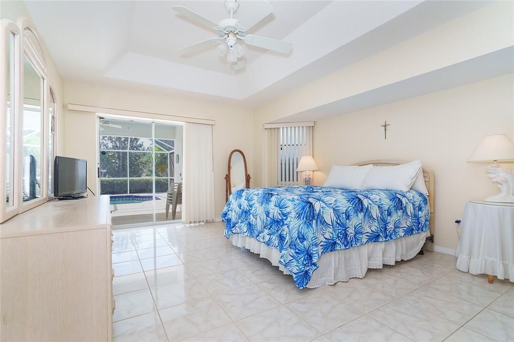 Activo con contrato: $350,000 (3 camas, 2 baños, 1816 Pies cuadrados)