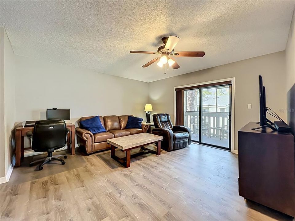 Activo con contrato: $169,999 (2 camas, 1 baños, 1020 Pies cuadrados)