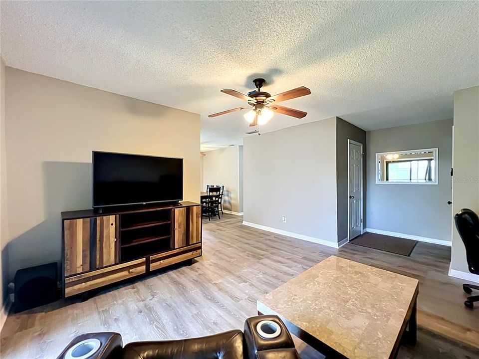 Activo con contrato: $169,999 (2 camas, 1 baños, 1020 Pies cuadrados)