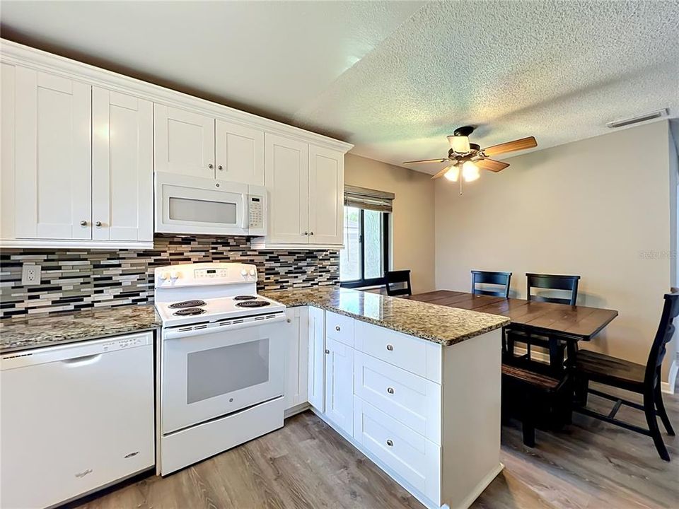 Activo con contrato: $169,999 (2 camas, 1 baños, 1020 Pies cuadrados)