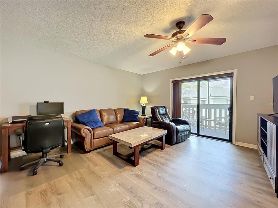 Activo con contrato: $169,999 (2 camas, 1 baños, 1020 Pies cuadrados)