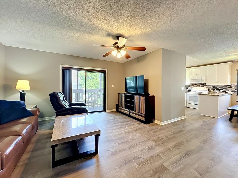 Activo con contrato: $169,999 (2 camas, 1 baños, 1020 Pies cuadrados)