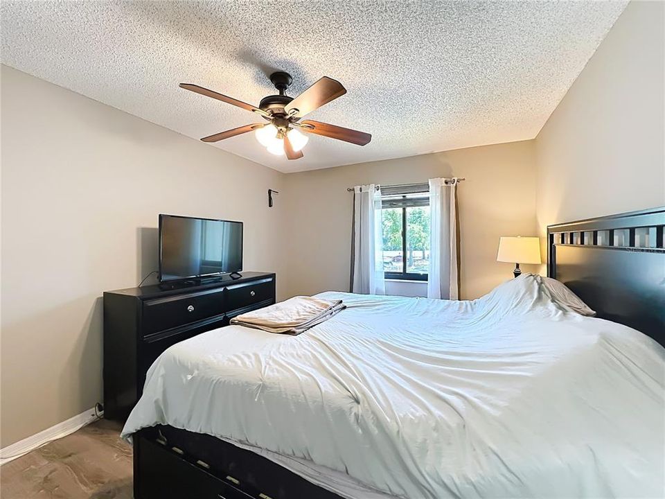 Activo con contrato: $169,999 (2 camas, 1 baños, 1020 Pies cuadrados)