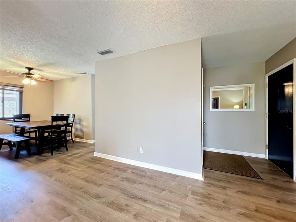Activo con contrato: $169,999 (2 camas, 1 baños, 1020 Pies cuadrados)