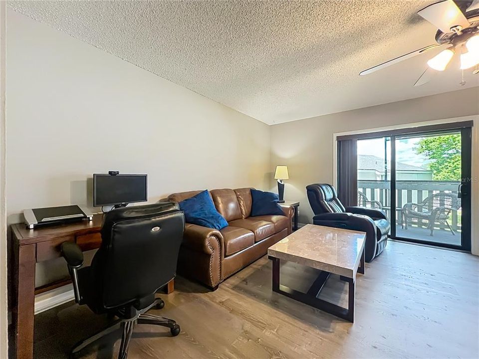 Activo con contrato: $169,999 (2 camas, 1 baños, 1020 Pies cuadrados)