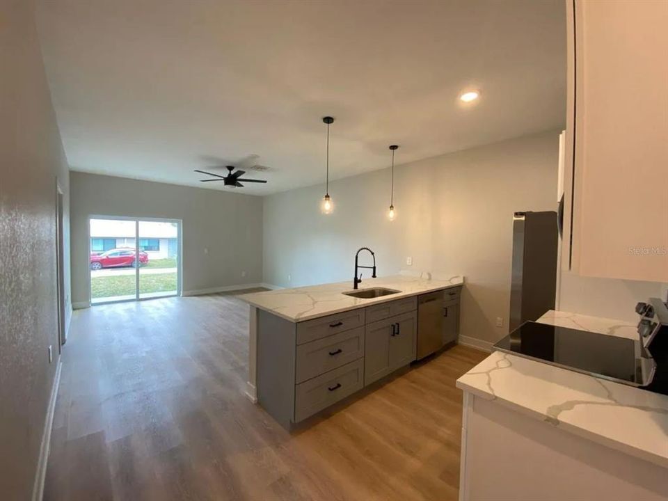 В аренду: $1,550 (3 спален, 2 ванн, 1191 Квадратных фут)