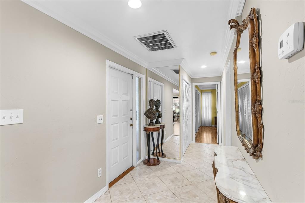 For Sale: $299,900 (2 beds, 2 baths, 1612 Square Feet)