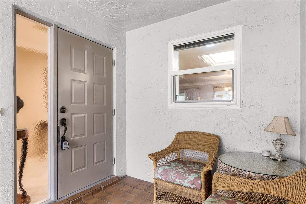 For Sale: $299,900 (2 beds, 2 baths, 1612 Square Feet)