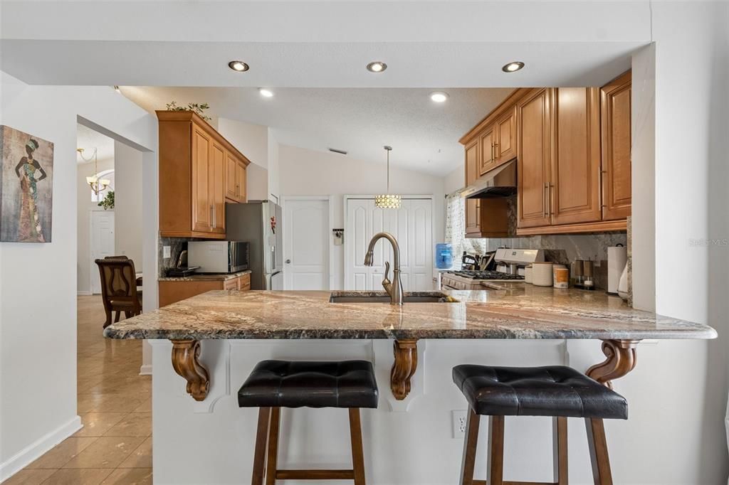En Venta: $409,900 (3 camas, 2 baños, 1636 Pies cuadrados)