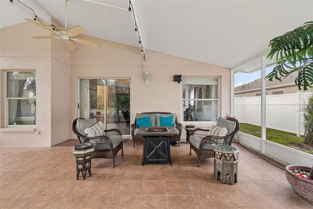 En Venta: $409,900 (3 camas, 2 baños, 1636 Pies cuadrados)