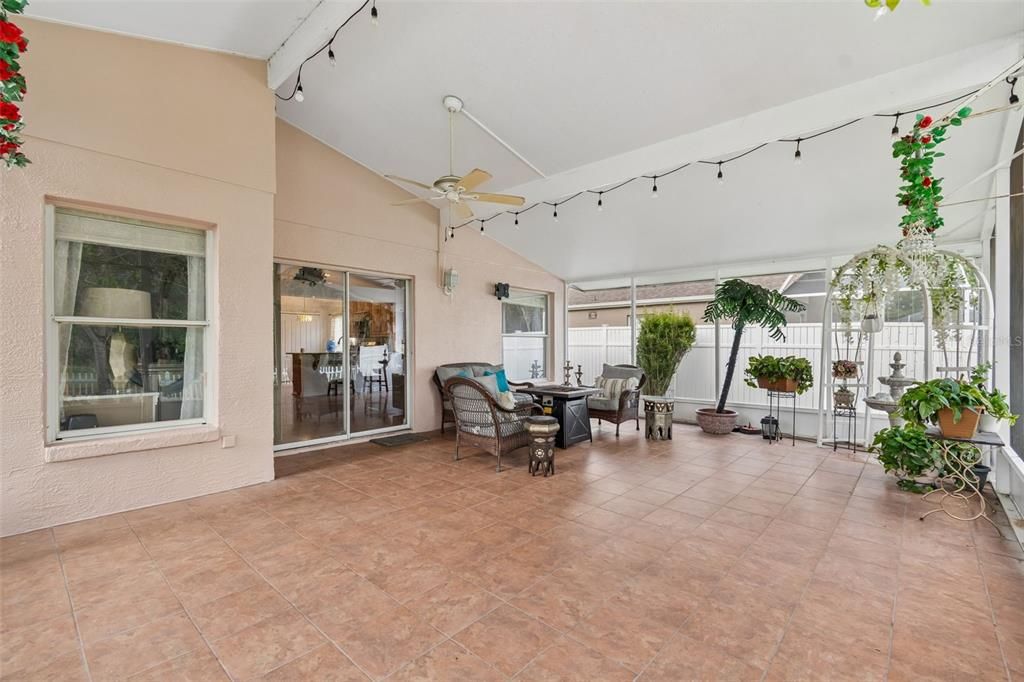 En Venta: $409,900 (3 camas, 2 baños, 1636 Pies cuadrados)