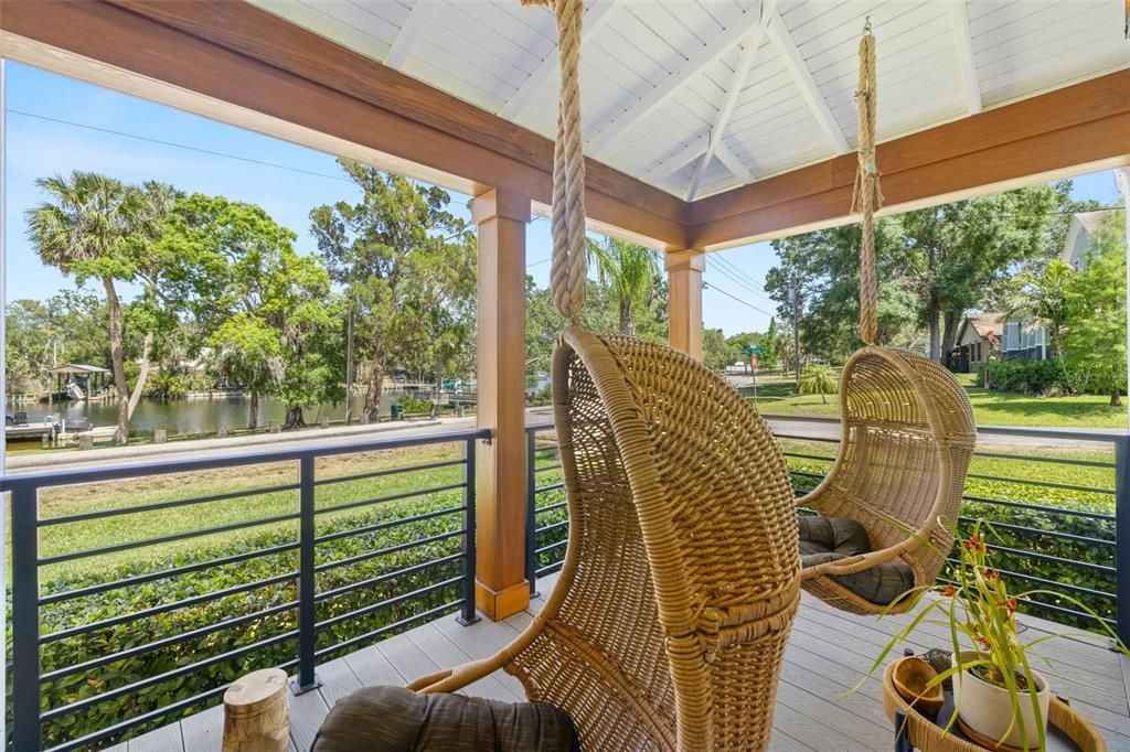 En Venta: $1,375,000 (5 camas, 3 baños, 2600 Pies cuadrados)