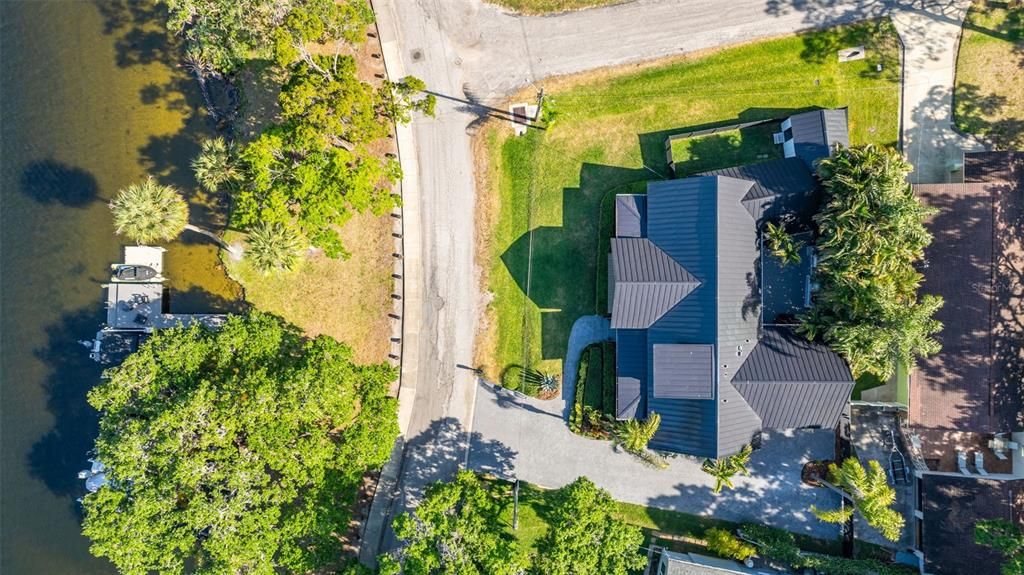 En Venta: $1,375,000 (5 camas, 3 baños, 2600 Pies cuadrados)