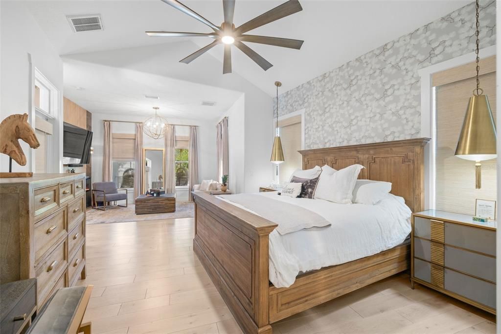 En Venta: $1,375,000 (5 camas, 3 baños, 2600 Pies cuadrados)