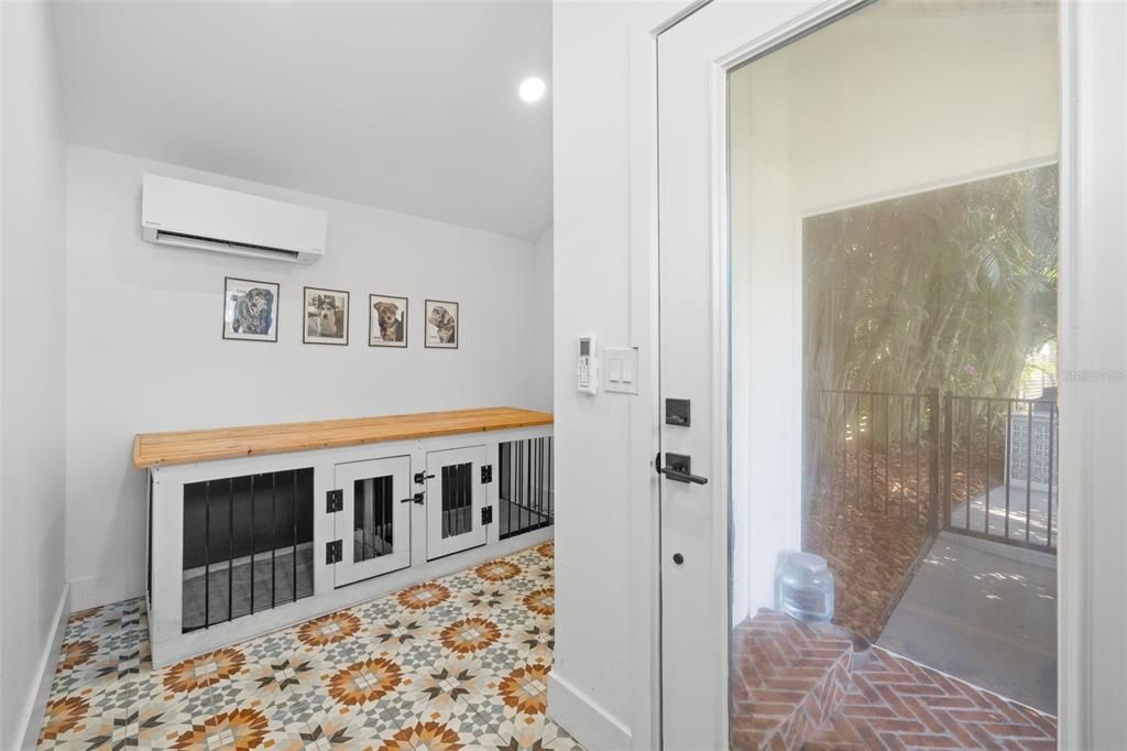 En Venta: $1,375,000 (5 camas, 3 baños, 2600 Pies cuadrados)