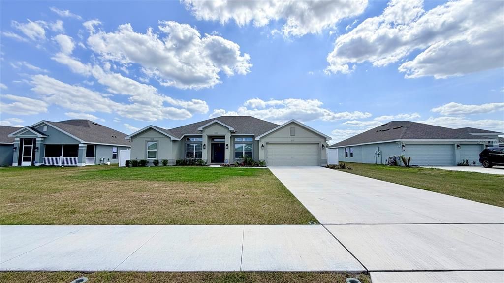 For Rent: $2,600 (4 beds, 2 baths, 2126 Square Feet)