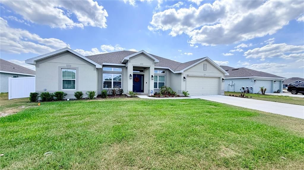 For Rent: $2,600 (4 beds, 2 baths, 2126 Square Feet)