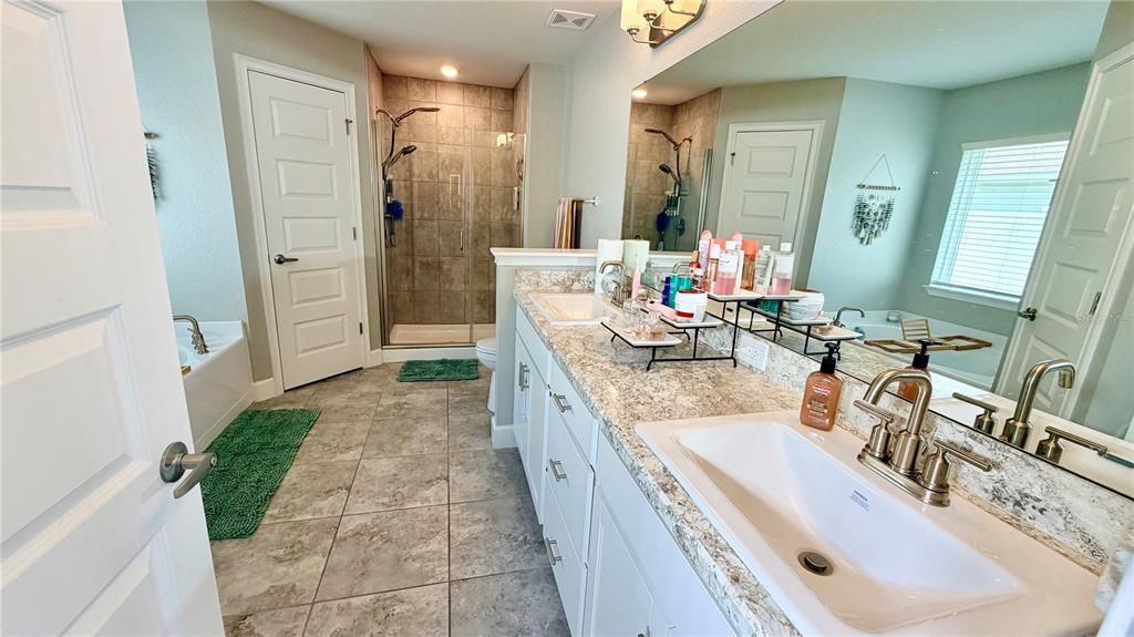 For Rent: $2,600 (4 beds, 2 baths, 2126 Square Feet)