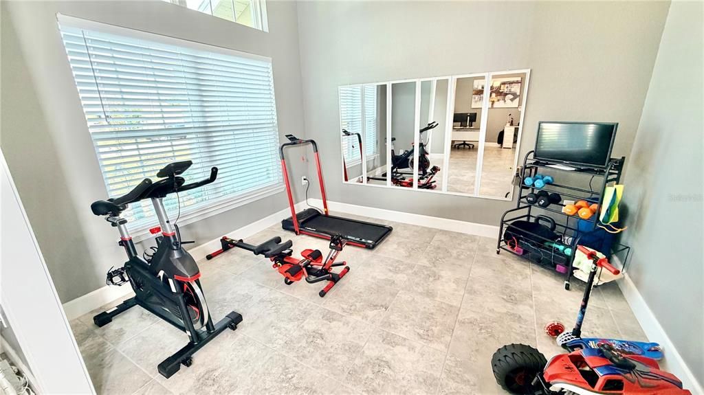 For Rent: $2,600 (4 beds, 2 baths, 2126 Square Feet)