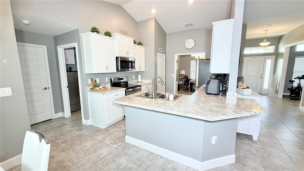For Rent: $2,600 (4 beds, 2 baths, 2126 Square Feet)