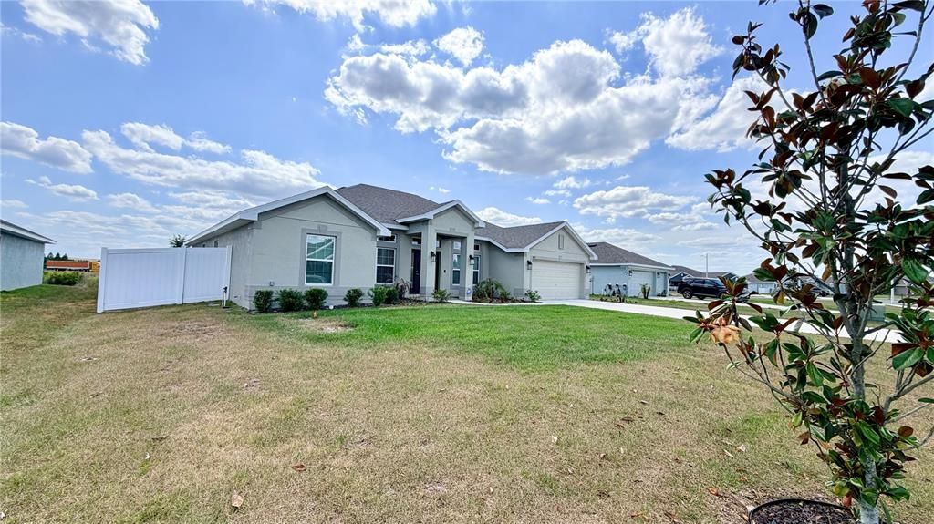 For Rent: $2,600 (4 beds, 2 baths, 2126 Square Feet)