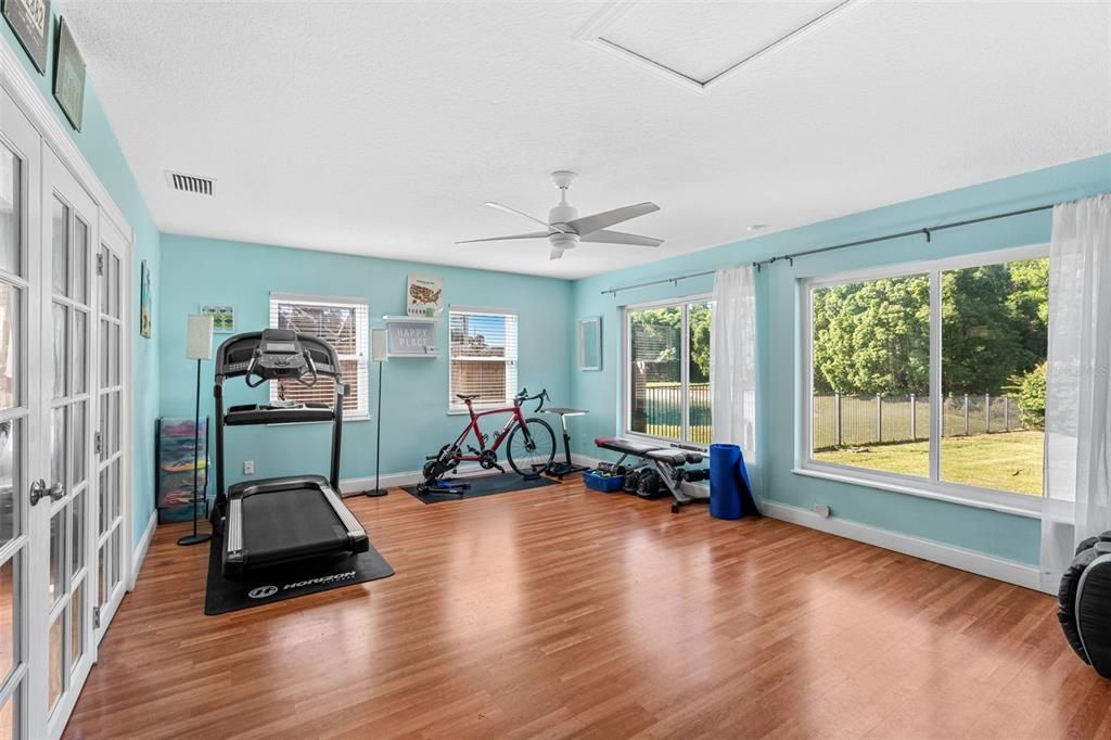 For Sale: $475,000 (4 beds, 2 baths, 2261 Square Feet)