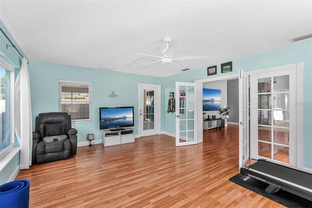 For Sale: $475,000 (4 beds, 2 baths, 2261 Square Feet)