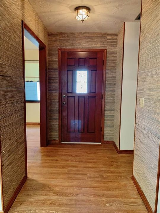Под контрактом: $314,000 (3 спален, 2 ванн, 1530 Квадратных фут)