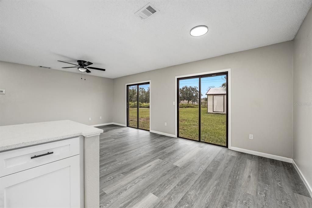 For Rent: $1,750 (2 beds, 1 baths, 904 Square Feet)