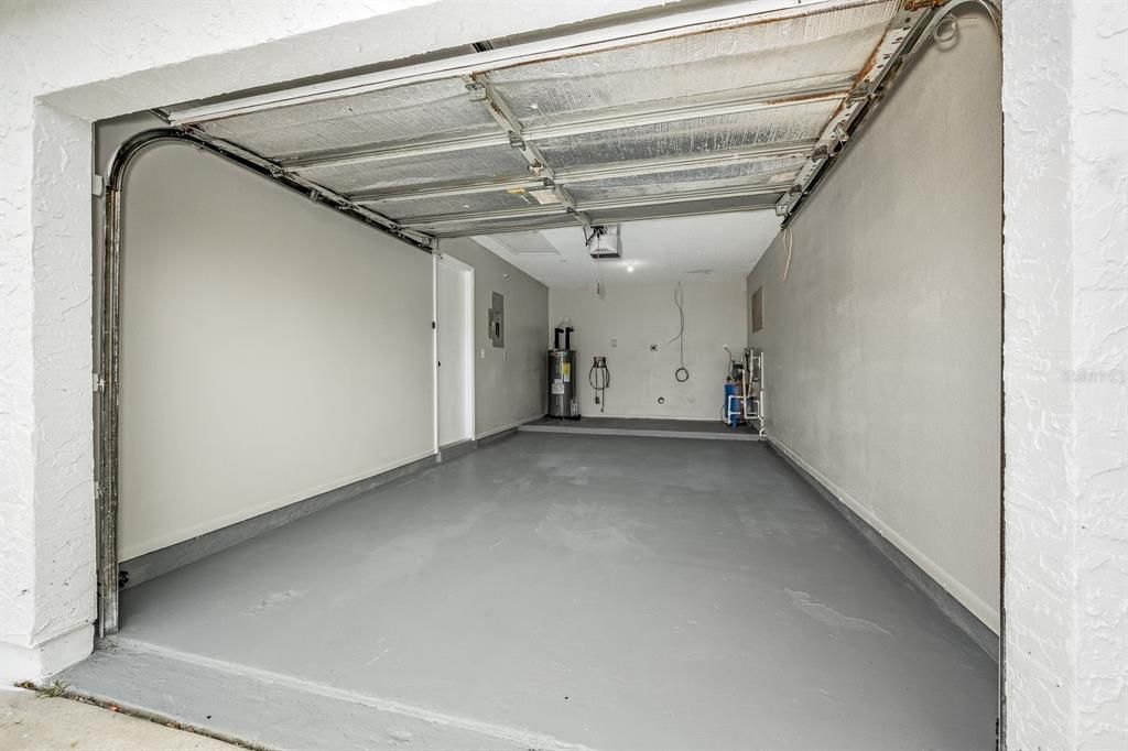 For Rent: $1,750 (2 beds, 1 baths, 904 Square Feet)