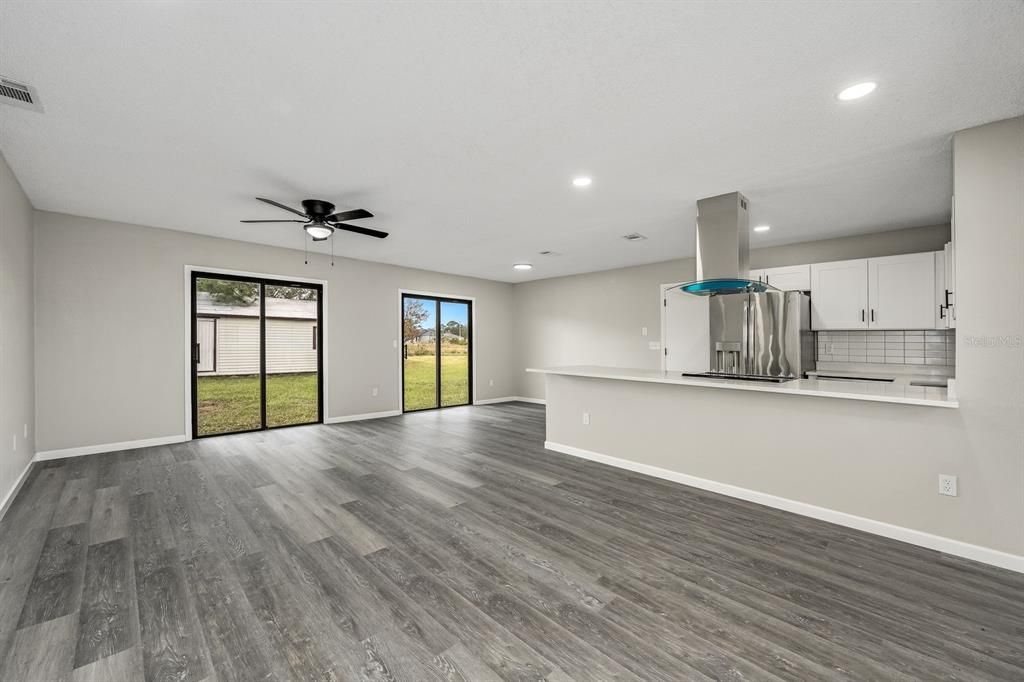 For Rent: $1,750 (2 beds, 1 baths, 904 Square Feet)