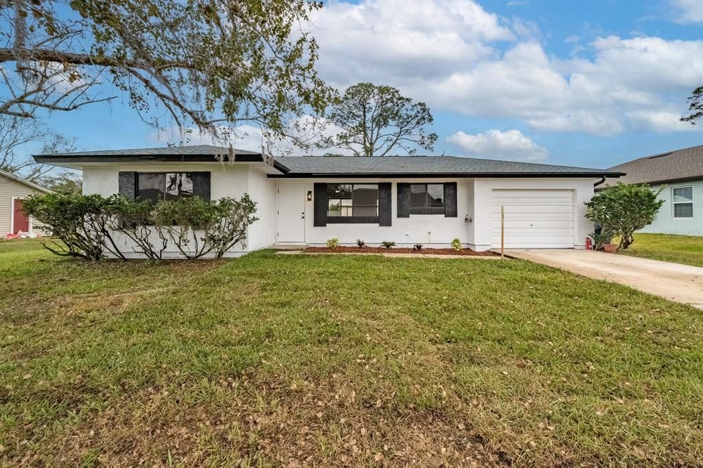 For Rent: $1,750 (2 beds, 1 baths, 904 Square Feet)