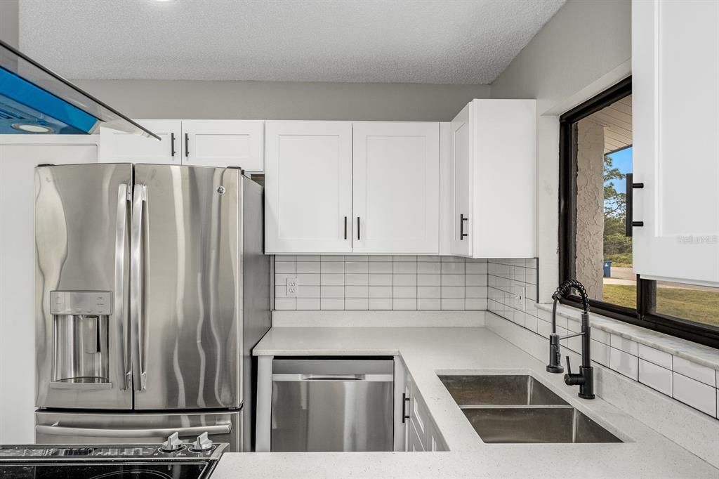 For Rent: $1,750 (2 beds, 1 baths, 904 Square Feet)