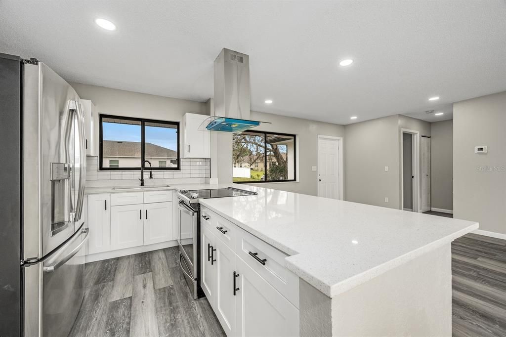 For Rent: $1,750 (2 beds, 1 baths, 904 Square Feet)