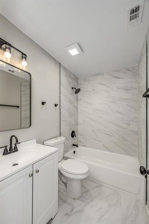 For Rent: $1,750 (2 beds, 1 baths, 904 Square Feet)