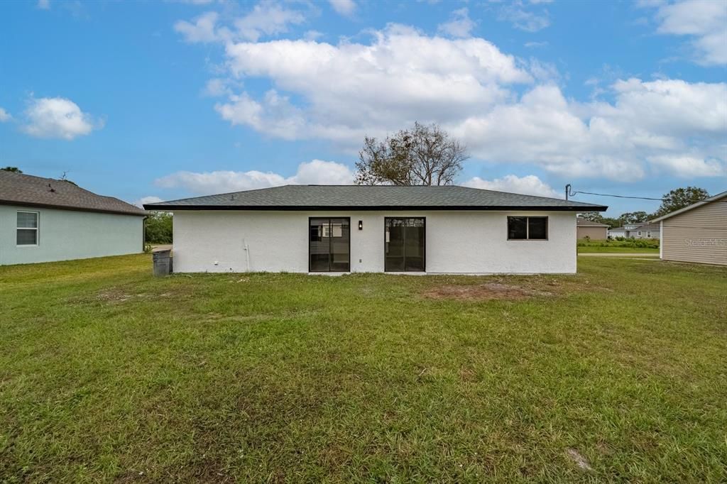 For Rent: $1,750 (2 beds, 1 baths, 904 Square Feet)