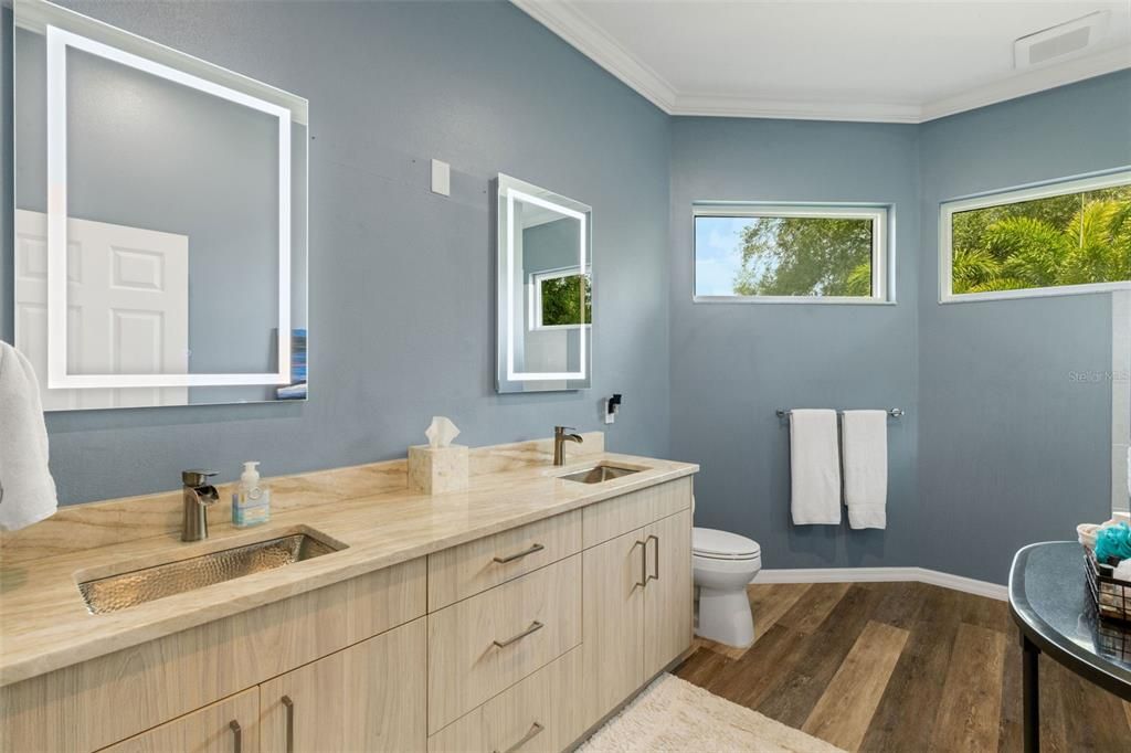 For Sale: $2,100,000 (4 beds, 3 baths, 3686 Square Feet)