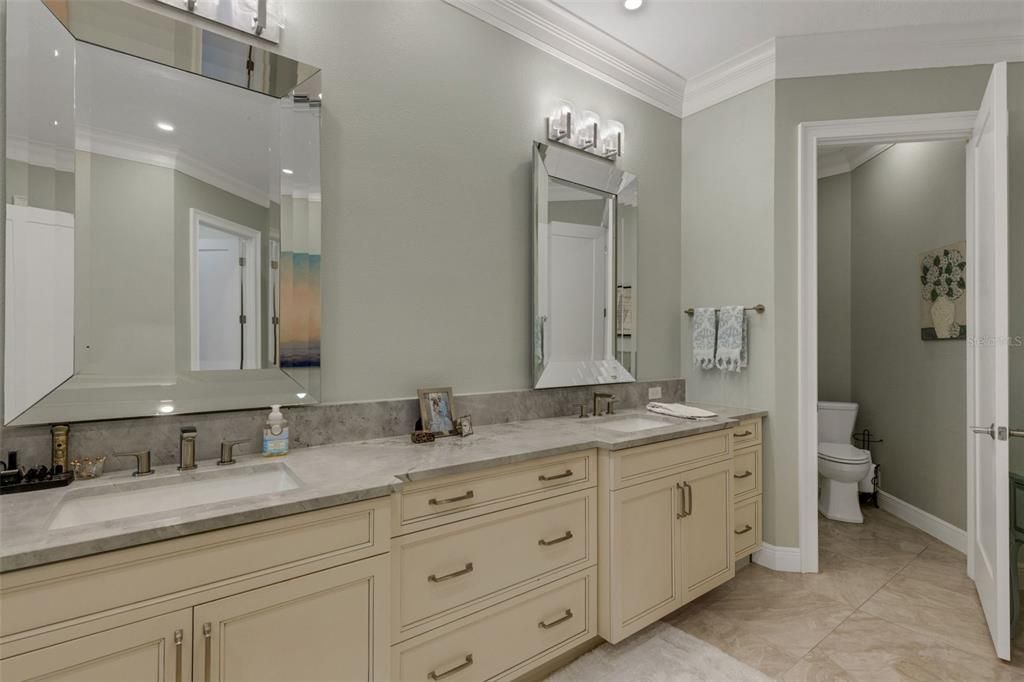 For Sale: $2,100,000 (4 beds, 3 baths, 3686 Square Feet)